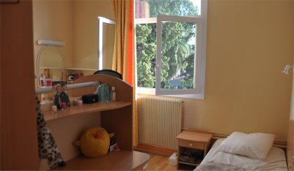 Shared bedroom in French school in Cannes Shared bedroom in French school in Cannes