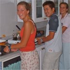 Spanish students cooking in the Residence in Seville